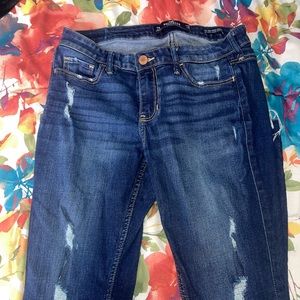 Hollister Size 7 Dark Wash Distressed Super Skinny Jeans